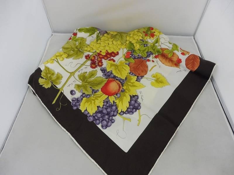 マンテロ MANTERO 大判シルクスカーフ フルーツ柄 果物柄 マルチ