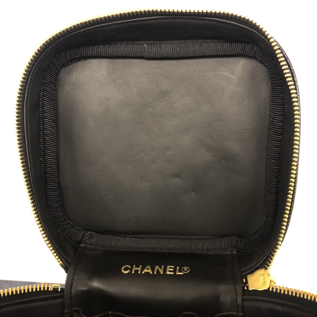 美品 箱/保存袋/Gカード付】◇CHANEL シャネル◇ ココマーク キャビア 