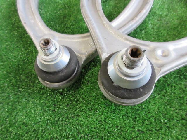 15650508 メルセデスベンツ W205 Cクラス 205042C フロントアッパーアーム 左右セット アバンギャルド 1902856