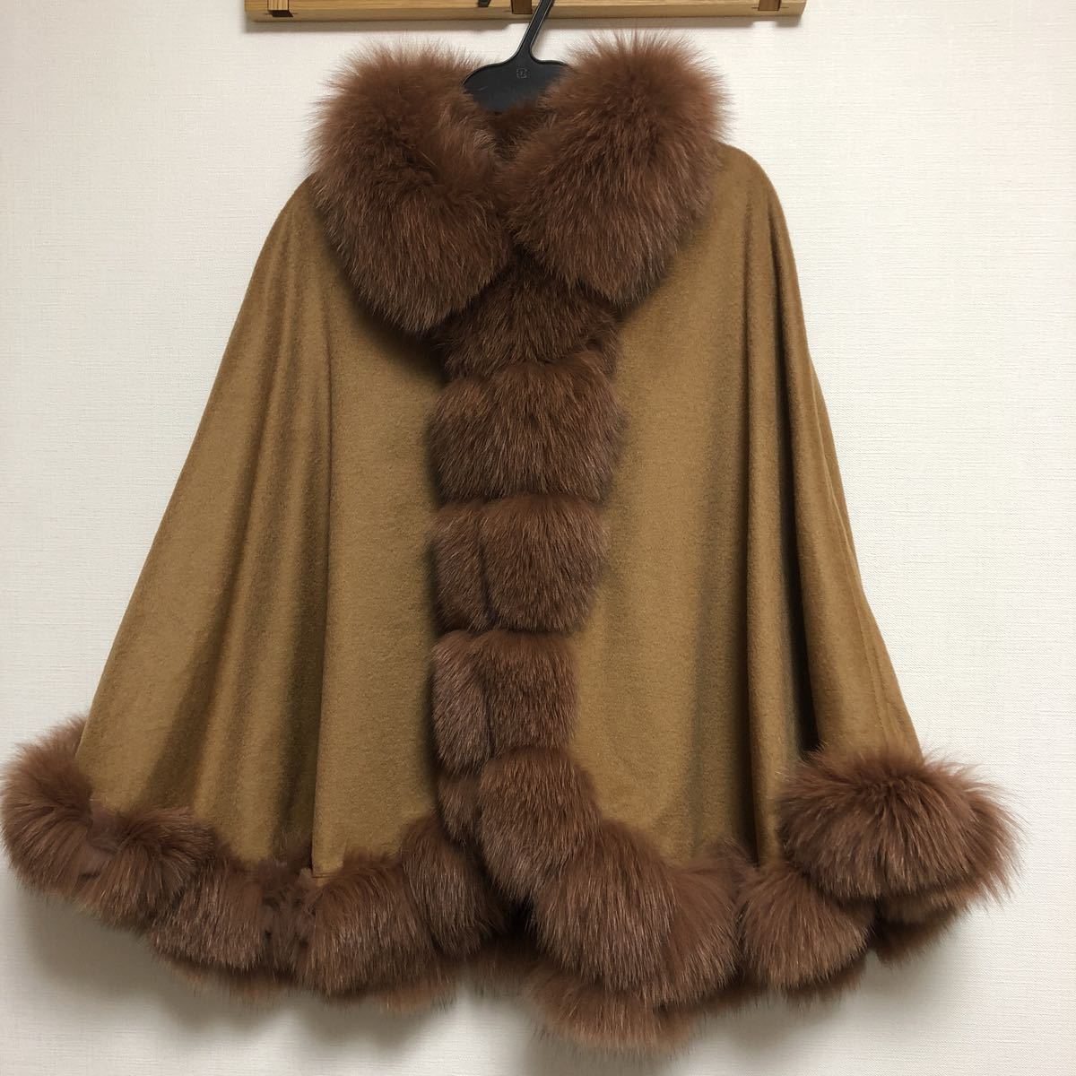 極美品サガファー　ケープコート　ポンチョ　カシミヤ100% ブルーフォックス saga furs サガファー ポンチョ ケープ カシミア ブルーフォックス