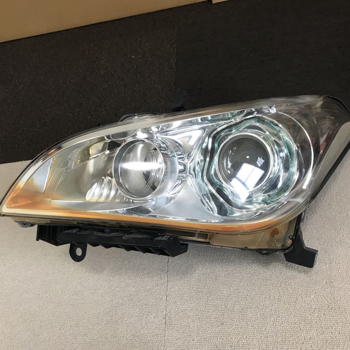 Y51 日産 前期 フーガ KOITO HID 純正 左 ヘッドライト 100-23035 打刻