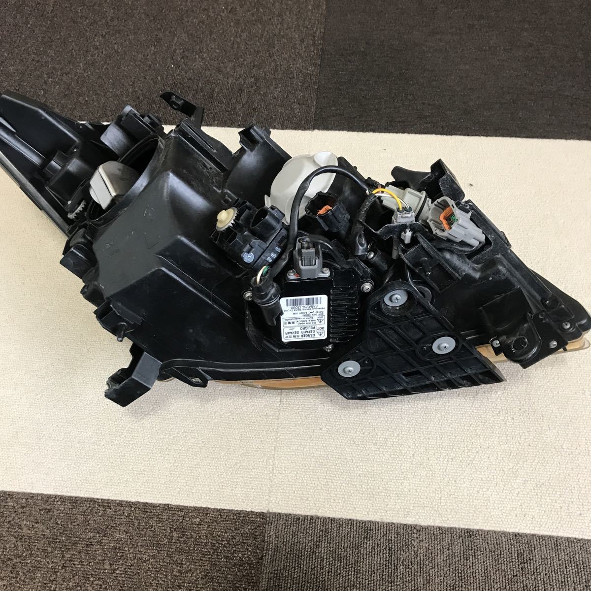 Y51 日産 前期 フーガ KOITO HID 純正 左 ヘッドライト 100-23035 打刻
