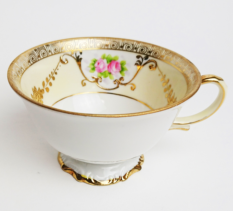 オールドノリタケ - Noritake 薔薇 金盛 薔薇文 カップ&amp;ソーサートリオ 金盛薔薇絵図 ケーキ皿公式 オールドノリタケ・金彩手彩色薔薇連鎖状紋 キャビネットトリオ アザラシ ] [ 敬誠アート 陶磁器に描かれる優美なバラ「オールドノリタケとバラ模様