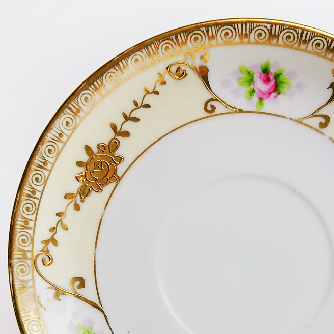 オールドノリタケ - Noritake 薔薇 金盛 薔薇文 カップ&amp;ソーサートリオ 金盛薔薇絵図 ケーキ皿公式 オールドノリタケ・金彩手彩色薔薇連鎖状紋 キャビネットトリオ アザラシ ] [ 敬誠アート 陶磁器に描かれる優美なバラ「オールドノリタケとバラ模様