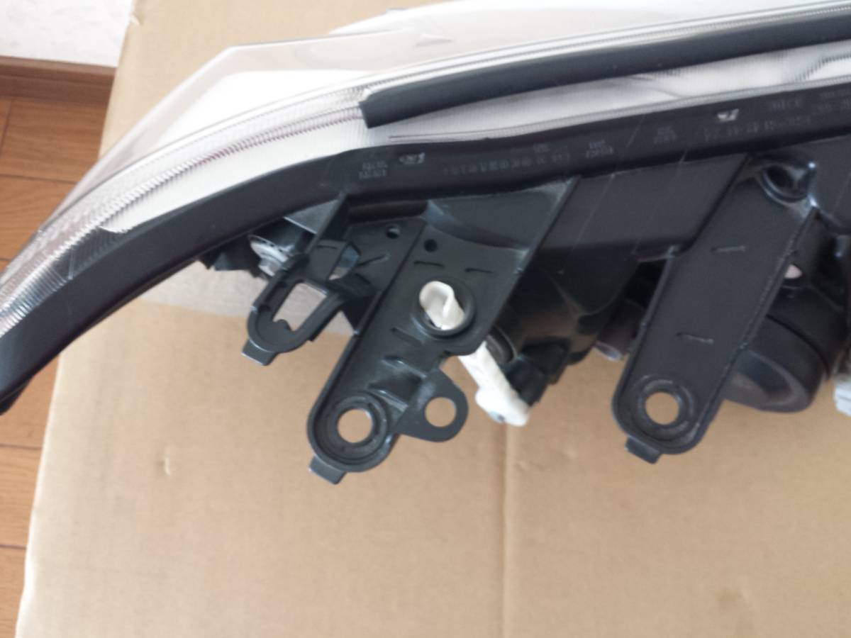 ヴァンガード ヘッドライト 左 トヨタ HID ACA33W 純正 右 42-44 公式