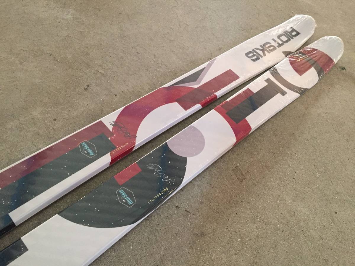 Riot Skis ReBirth スキー板 レッド/グレー 超特価 ショッピング 新品！未使用品！17-18モデル「RIOT ReBirth 170