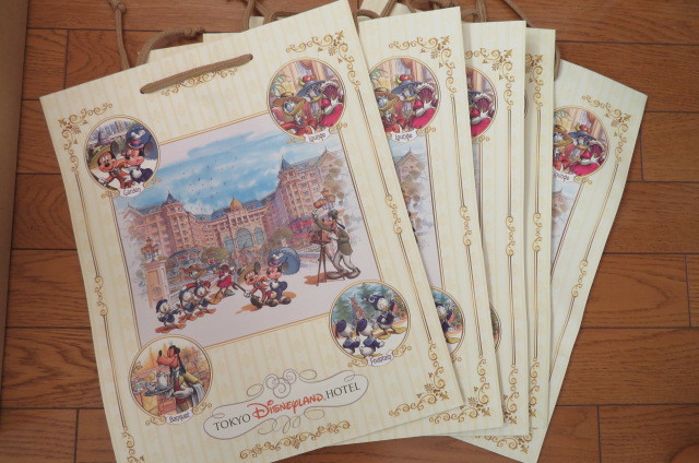 ディズニー ランドホテル 手提げ袋 5点 ディズニー 売買されたオークション情報 Yahooの商品情報をアーカイブ公開 オークファン Aucfan Com