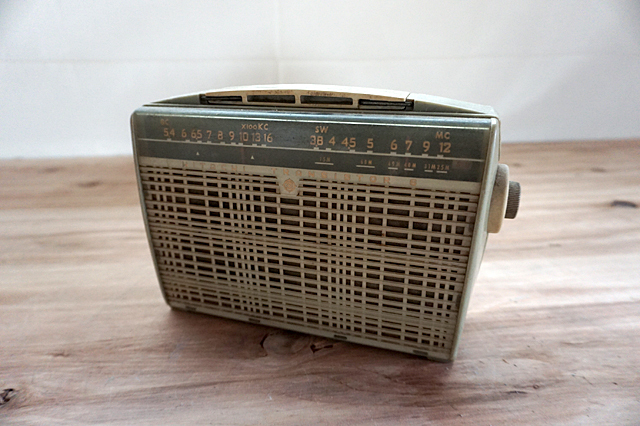 Hitachi Transistor 0 Radio | - AM Vintage Model Radio, Band, build