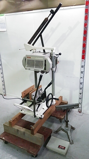 人気，人気SALE RYOBI リョービ ホゾ取り機 HW-6NDX ホゾキリ 木工機械 ローラースタンド付き 100V 動作良好 引取り歓迎(切断機一般)｜売買されたオークション情報、yahooの商品情報をアーカイブ公開 - オークフ 木工用