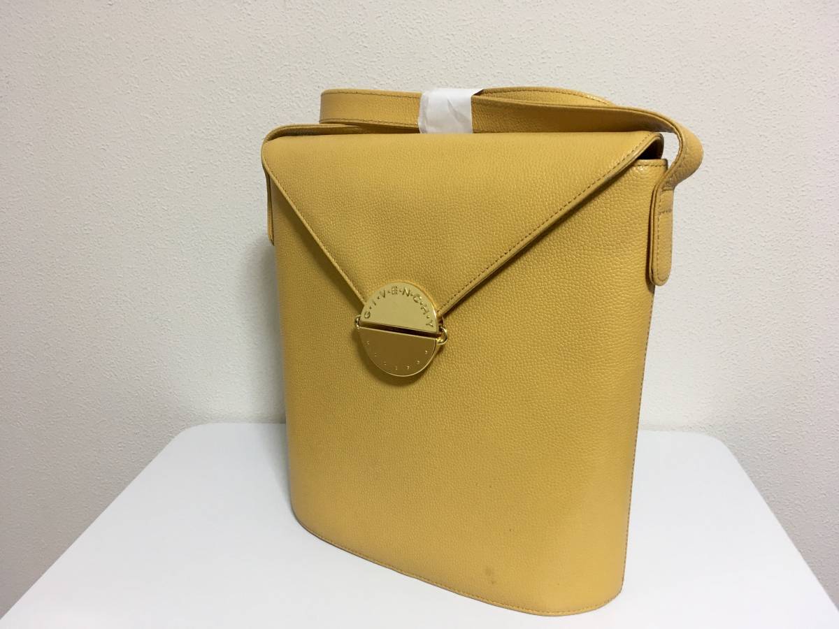 GIVENCHY ジバンシィ レザー ショルダー バッグ イエロー 黄色 ロゴ 