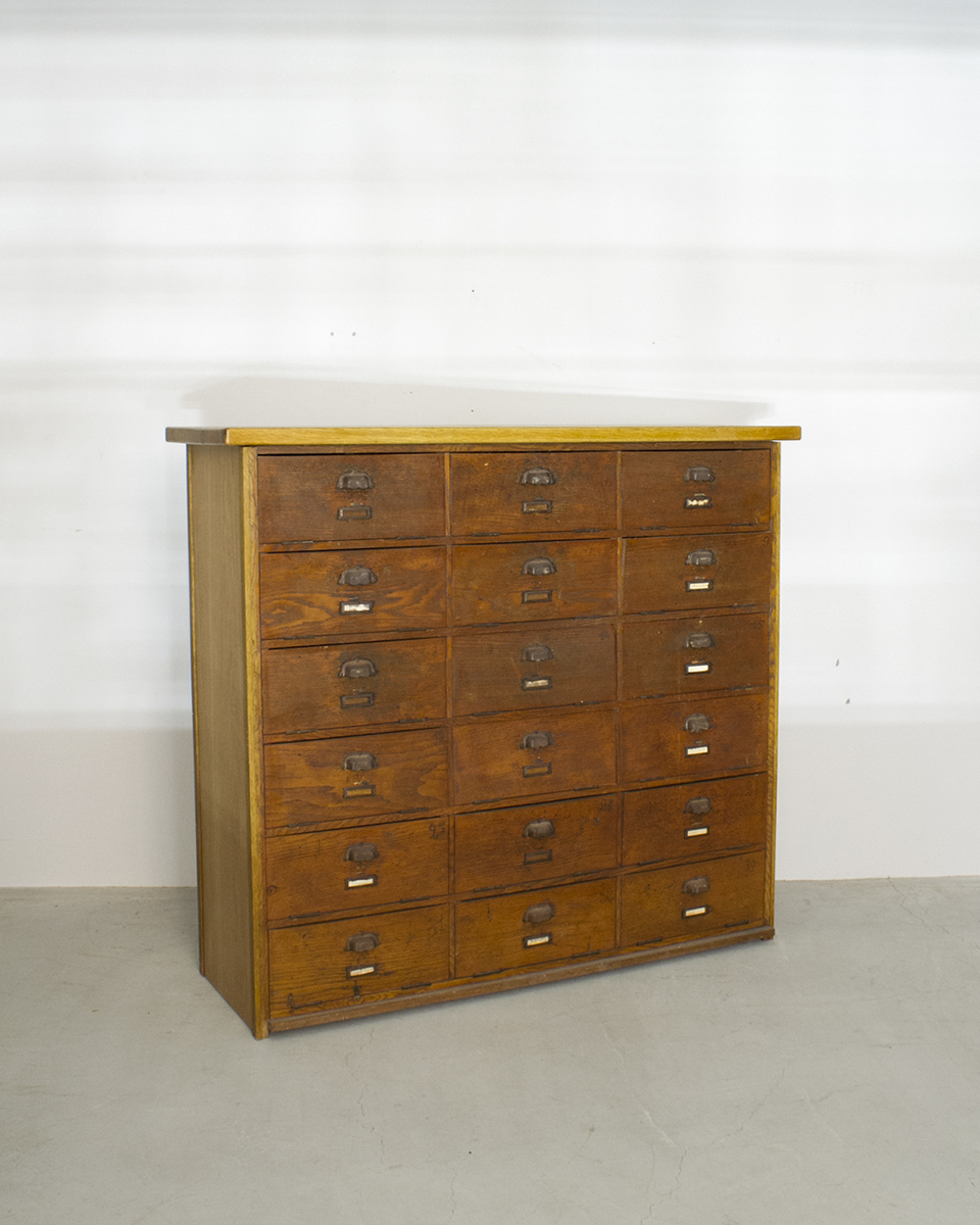 全国無料，限定セール フランスアンティーク ビンテージ インテリア スクールロッカー キャビネット ファイリングチェスト 店舗什器 木製収納家具 シェルフ 北欧(西洋)｜売買されたオークション情報、yahooの商品 西洋