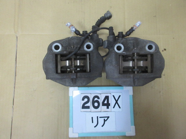 トヨタ　セルシオ　30 31 後期　純正リアキャリパー左右セット　中古品 限定特価即納可能 264X セルシオ 後期 30 31 UCF30 UCF31 純正 リア