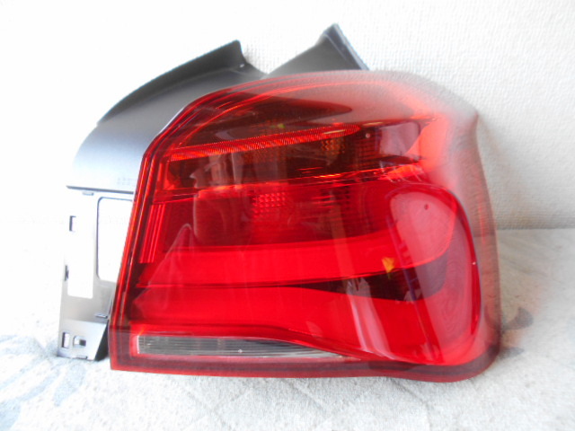 ② BMW 1シリーズ テールランプ右 F20 後期 7359018 11(テール 