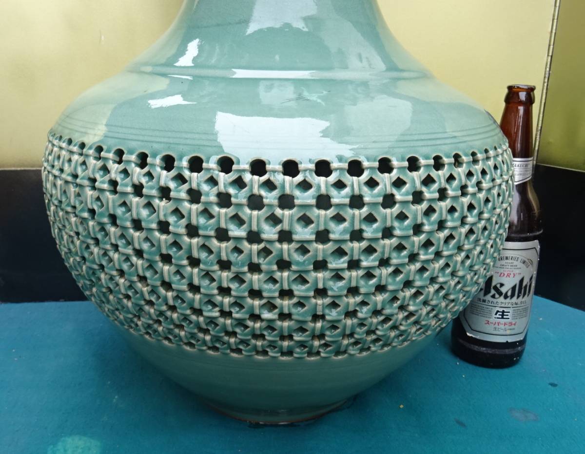 青磁器 飾り壺 透かし花瓶 韓国 青磁器 飾り壺 透かし花瓶 韓国