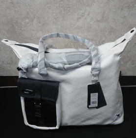 安い，大得価 税込 オークリー OAKLEY SKULL BOSTON BAG FOS900202 カラー:10F WHITE DIGITAL(ボストンバッグ)｜売買されたオークション情報、yahooの商品情報をアーカイブ公開 - オークファン ボストンバッグ