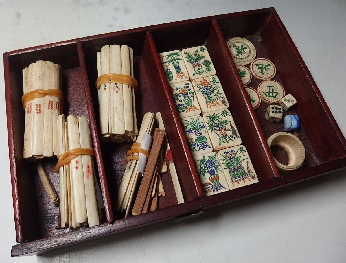 時代骨製竹背麻雀牌/銅金具唐木箱/中国美術