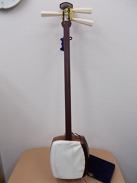 和楽器 津軽？ 三味線 ハードケース付き 中古品 ② 委K493⁄6-25三味線