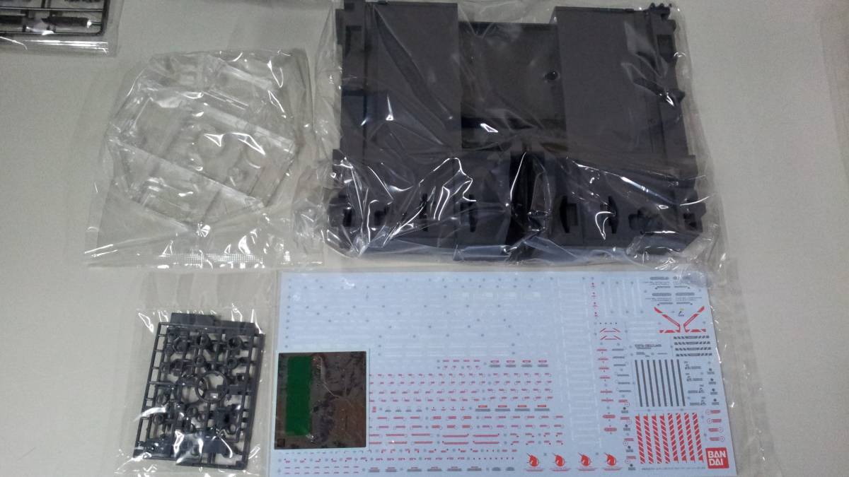 [33]T-50バンダイ　PG　1/60　ユニコーンガンダム最終決戦Ver.+FAユニット+LEDユニット　未組立_4