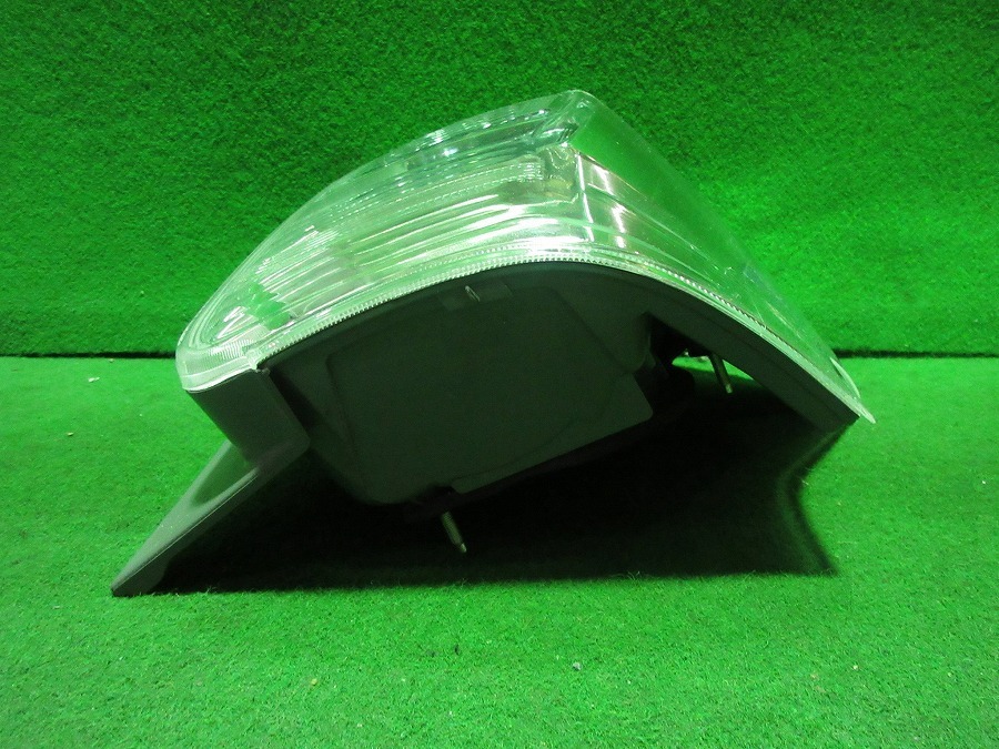 良品☆ プリウスα ZVW40 前期 純正 右テールランプ LED STANLEY 47-46
