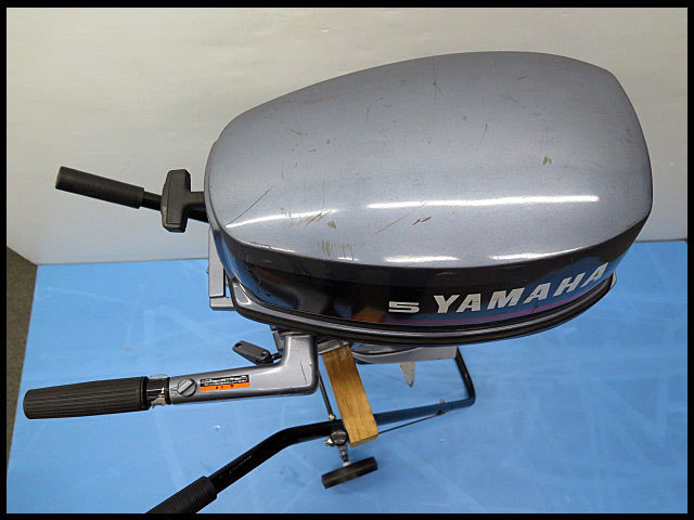 □ヤマハ 5馬力 2ストローク 小型船舶船外機 6E3-S(5CS) タンク付 現状 □ヤマハ 5馬力 2ストローク 小型船舶船外機 6E3-S(5CS) タンク付 現状