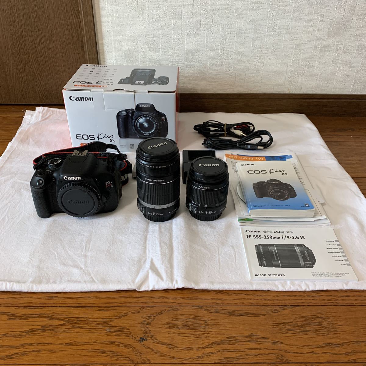 Canon キヤノン EOS Kiss X5 ダブルズームキット 一眼レフ入門に