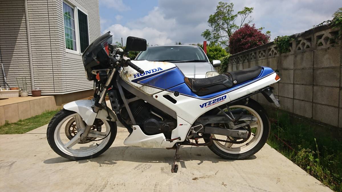 vtz250の部品取りです。欲しい部品コメントください ホンダ VTZ250 部品取り、ジャンク 自動車、オートバイ オートバイ車体