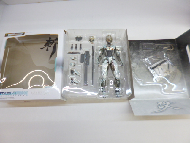 スクエアエニックス プレイアーツ改 雷電 ホワイトアーマー Ver メタルギア ゲームキャラクター 売買されたオークション情報 Yahooの商品情報をアーカイブ公開 オークファン Aucfan Com