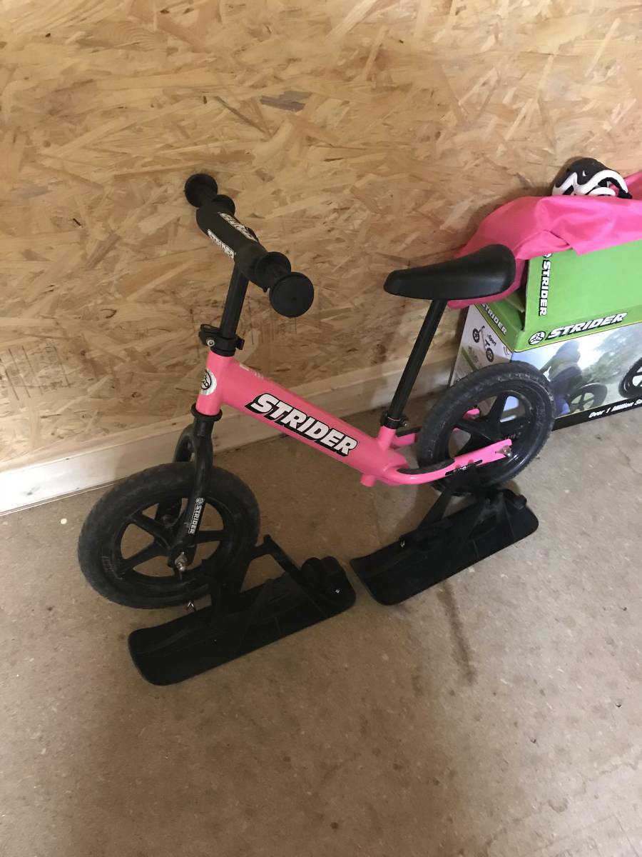  ストライダー ピンク スキーアタッチメント付き 正規品(ペダルなし自転車、バランスバイク)｜売買されたオークション情報、yahooの商品情報をアーカイブ公開 - オークファン ペダルなし自転車、バランスバイク
