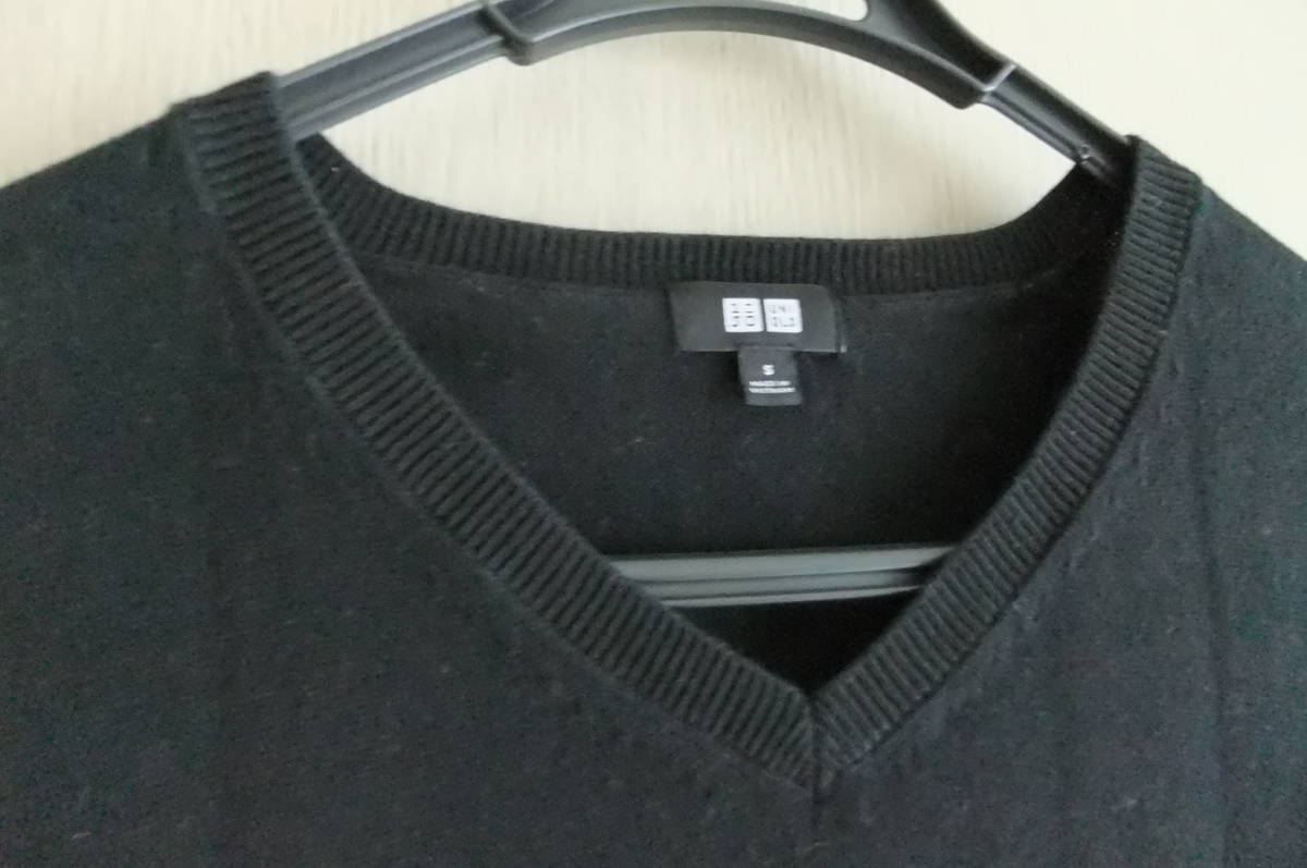 着用一度のみ超 Uniqloユニクロ スクールセーターvネックセーター 黒 メンズsサイズ セーター 売買されたオークション情報 Yahooの商品情報をアーカイブ公開 オークファン Aucfan Com