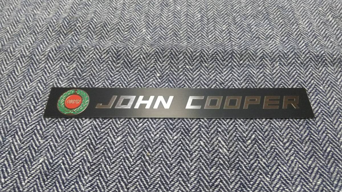NOS品　JOHN COOPER エンブレム　クラシックミニ　ローバーミニ ローバーミニ エンブレム JOHN COOPER エンブレム ローバーミニ ミニ