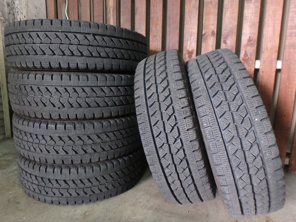  T908 225/70R16 117/115 ブリヂストン W979 スタッドレス 6本 2019年製 約7分山(タイヤ)｜売買されたオークション情報、yahooの商品情報をアーカイブ公開 - オークファン タイヤ