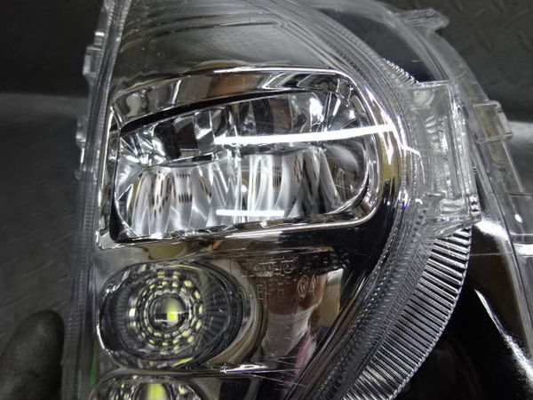 トヨタ プリウス ZVW50 右前期型 純正LED プリウス ZVW50 LED 前期 純正 トヨタ トヨタ純正 フォグ 右
