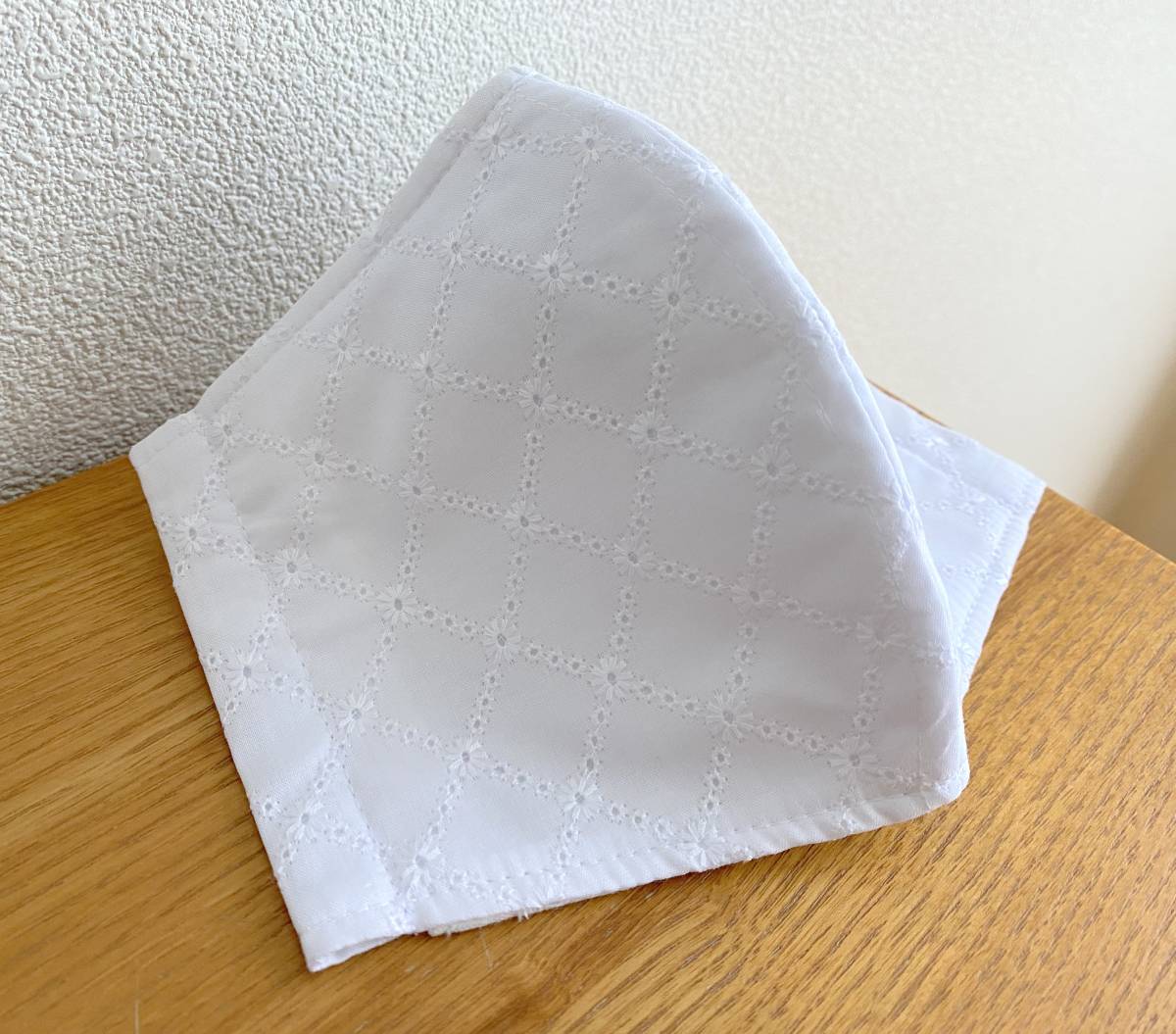 【ハンドメイド】■マスクカバー(内ポケット付)■レース生地/刺繍生地使用■白/ホワイト/コットン/ダブルガーゼ■小花柄_2