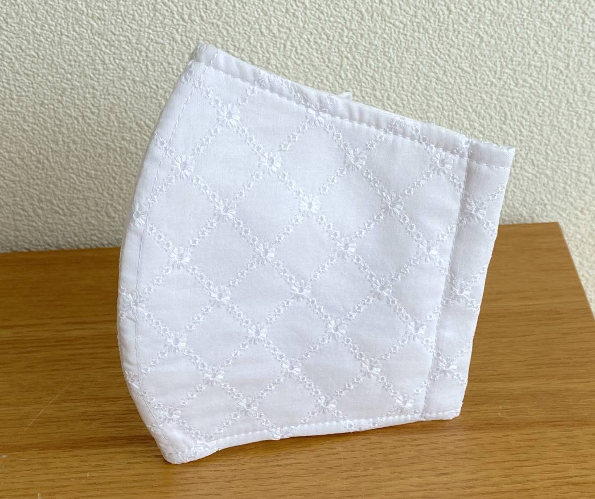 【ハンドメイド】■マスクカバー(内ポケット付)■レース生地/刺繍生地使用■白/ホワイト/コットン/ダブルガーゼ■小花柄_3