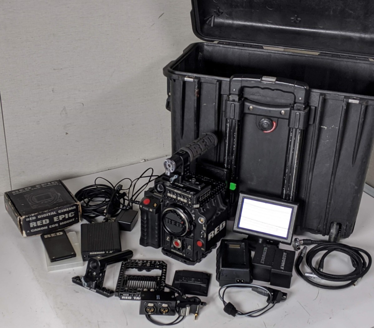 □RED EPIC Mysterium-X EF レッド 5K デジタルスチールモーションカメラ 4k 60p対応 EFマウント RED MAG 128GB他付属 中古□