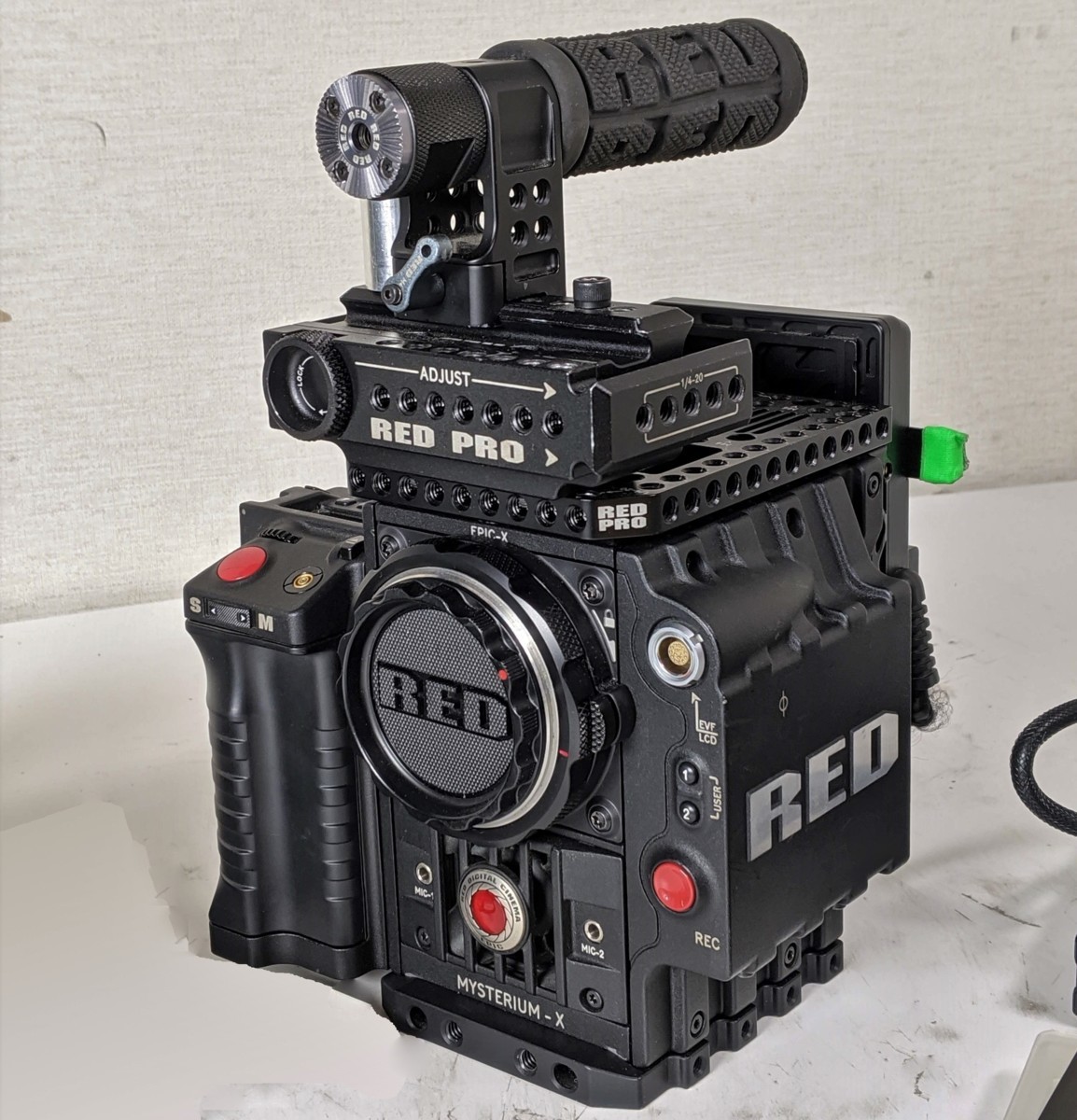 □RED EPIC Mysterium-X EF レッド 5K デジタルスチールモーションカメラ 4k 60p対応 EFマウント RED MAG 128GB他付属 中古□