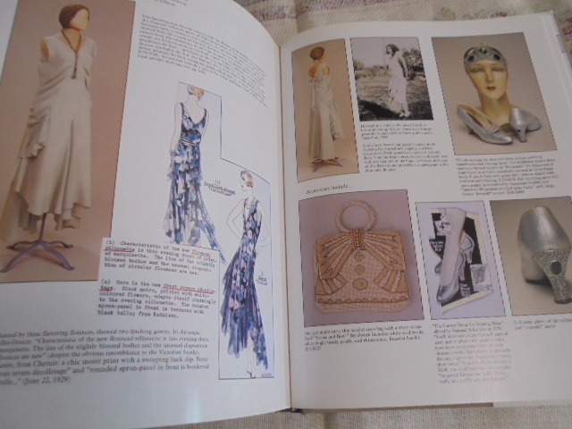 洋書roaring s Fashions 19年代 アールデコファッション ドレス バッグ 靴 帽子 装飾品 ファッション画 広告 ファッション 美容 売買されたオークション情報 Yahooの商品情報をアーカイブ公開 オークファン Aucfan Com