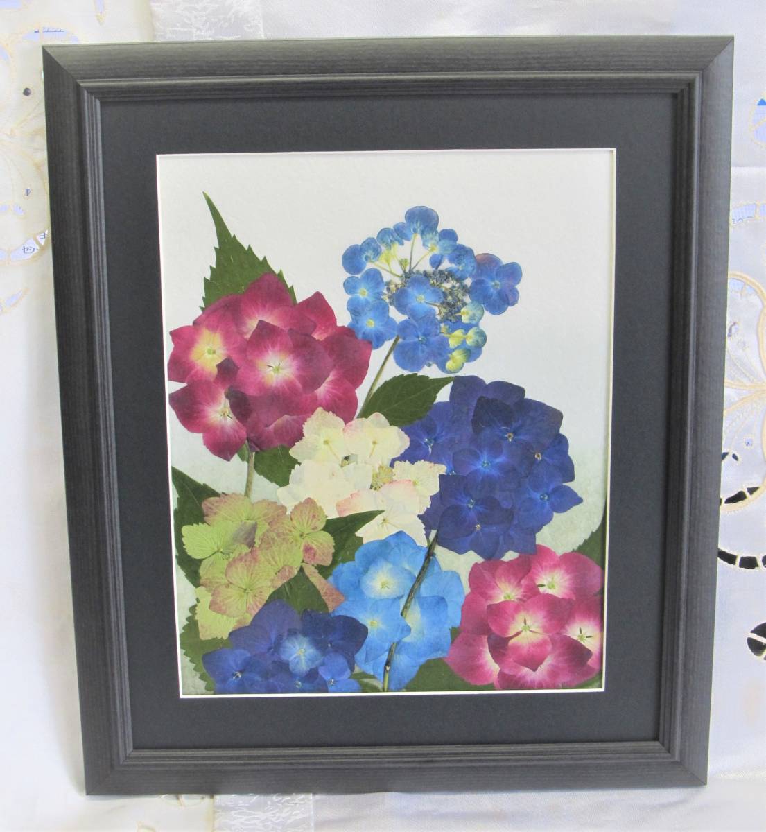 押し花作品 紫陽花 あじさい の季節 シンプルデザイン 六切りブラック額 押し花 売買されたオークション情報 Yahooの商品情報をアーカイブ公開 オークファン Aucfan Com