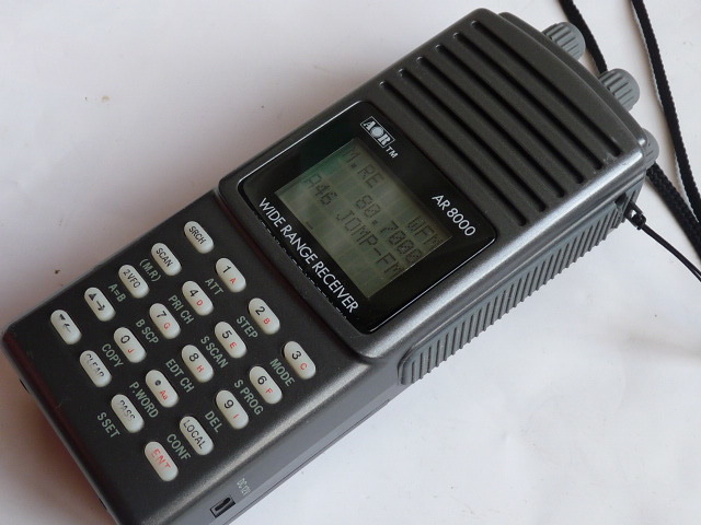 AOR AR 8000 広帯域受信機　ハンディ　動作　アダプターと説明書付き AOR AR 8000 広帯域受信機 ハンディ 動作 アダプターと説明書付き 定番