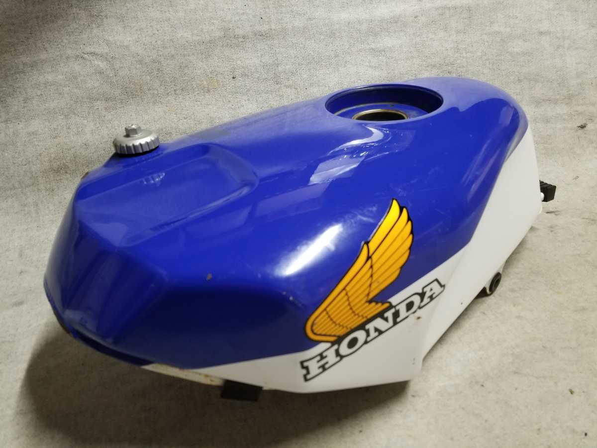 豊富な，新作 88 NSR250R MC18 純正 フューエルタンク ガソリンタンク