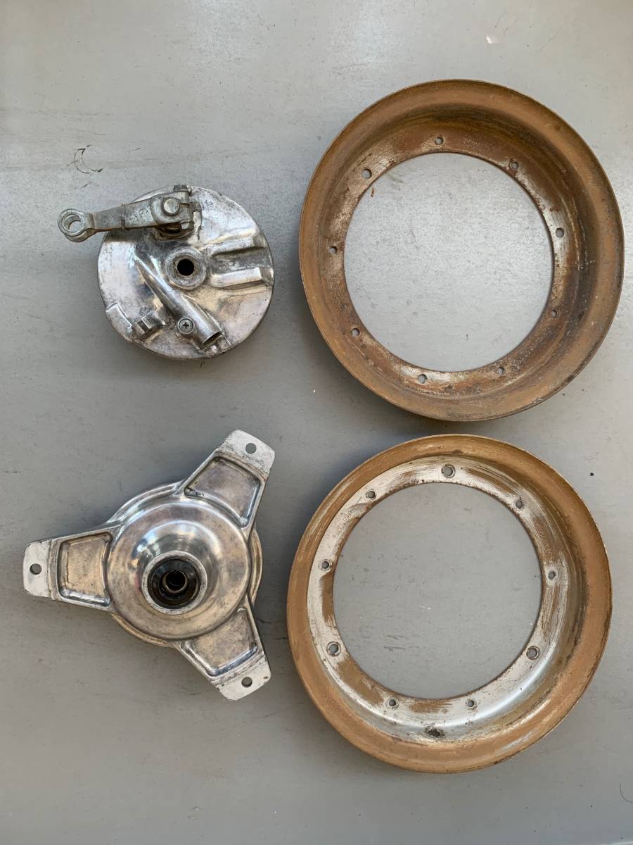 ホンダ シャリー2型のフロント3本スポークハブ・ホイール モンキー