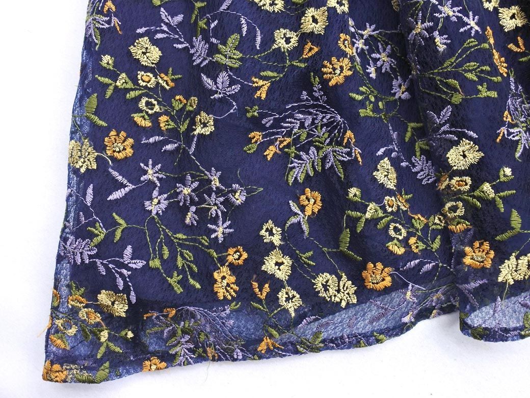 リリーブラウン 刺繍 花柄 Aライン ワンピース Size1 紺 Agc0 Sサイズ 売買されたオークション情報 Yahooの商品情報をアーカイブ公開 オークファン Aucfan Com