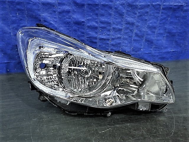 1563 スバル XV ハイブリッド GPE 前期 右ライト HID P9932 美品