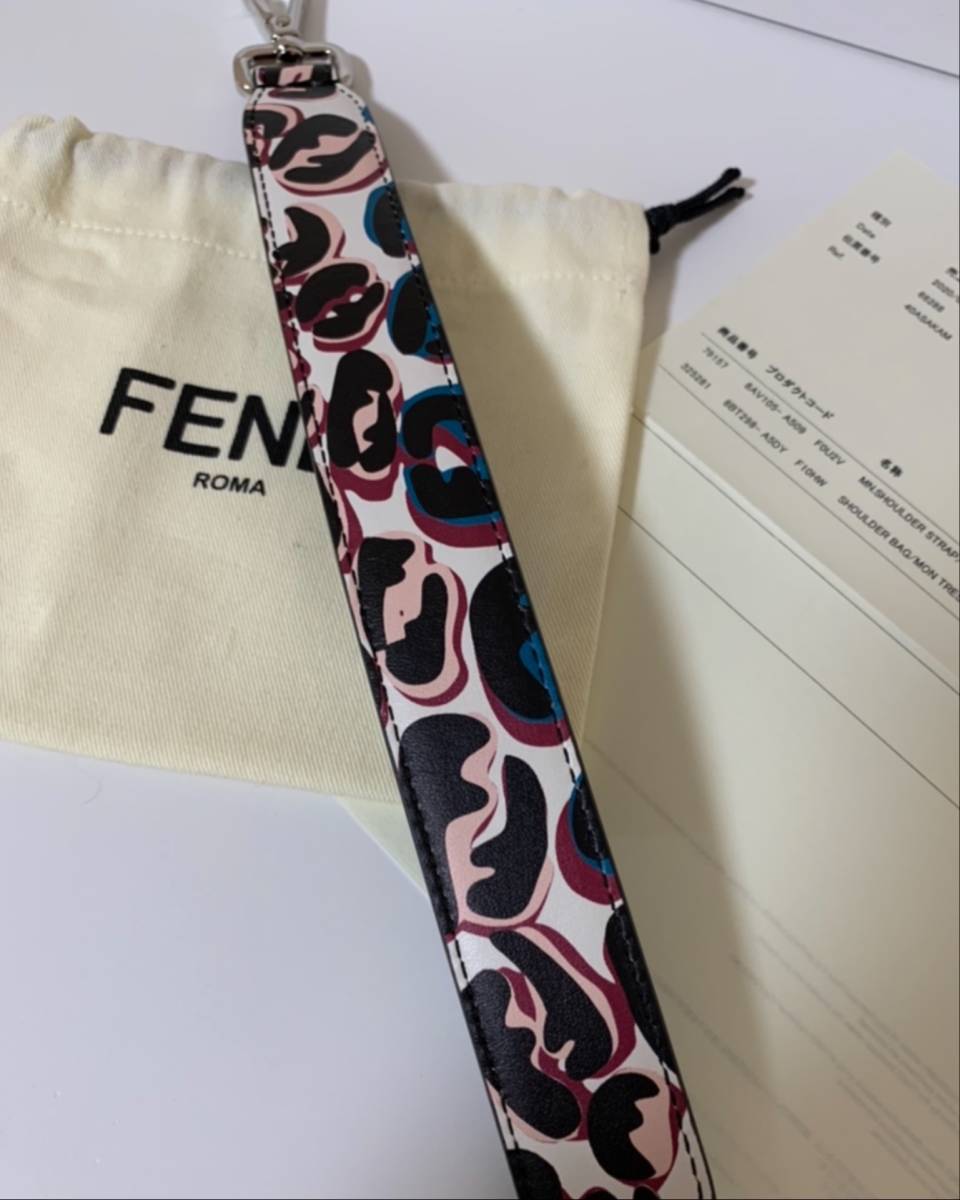 フェンディ FENDI ストラップユー ミニ 定価47300円 新品同様 超美品 ショルダー バッグ バイザウェイに