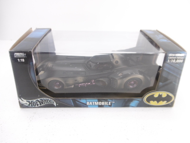 □Hot Wheels 1/18 BAT MOBILE Battle Damaged Limited Edition ホット
