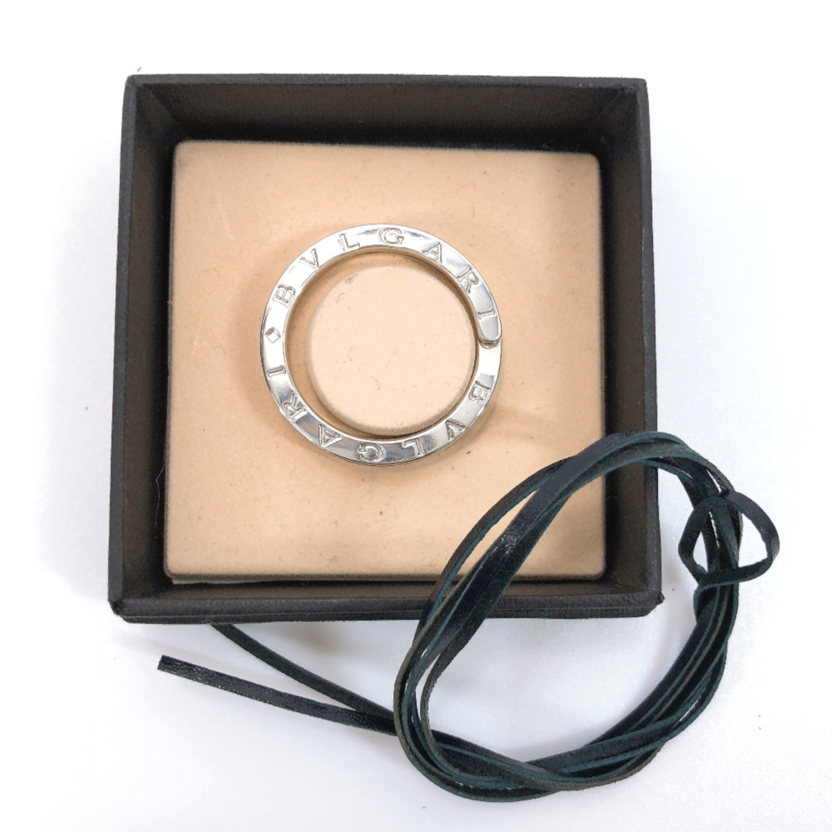 ブルガリ ロゴ刻印 キーリング ネックレス シルバー 革紐　専用箱付 BVLGARI（ブルガリ） キーリング ネックレス 革紐付 ブルガリブルガリ