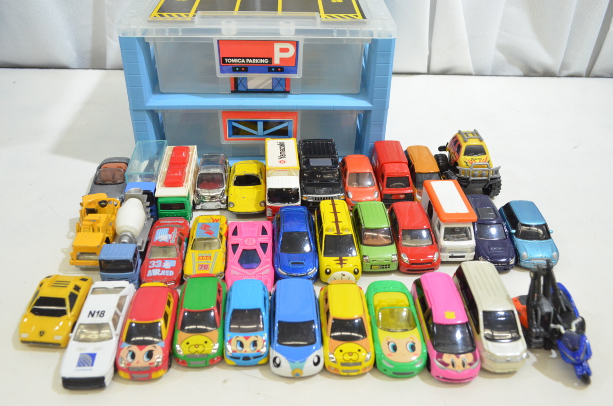 トミカ 大量まとめ売り 収納ケース付き 中古☆トミカ ミニカー 収納ケース付き まとめ売り 約117台 トミカ