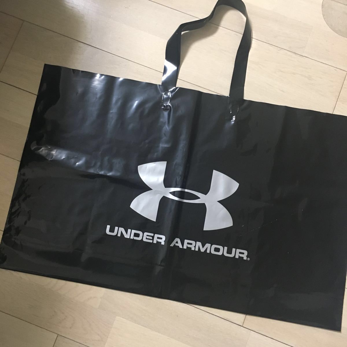 お好きな枚数 アンダーアーマー 特大トートバッグ ビニールトート しっかりしたビニール ブラック 黒 プールバッグにも 海 トートバッグ 売買されたオークション情報 Yahooの商品情報をアーカイブ公開 オークファン Aucfan Com