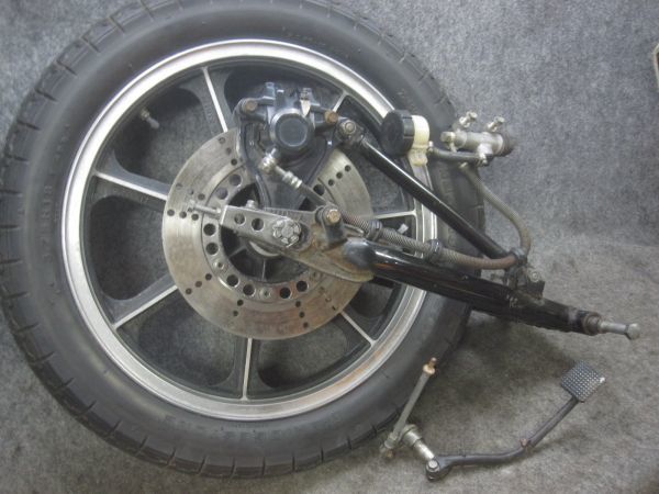 Z400FX E4 ホイ－ル-スイングアーム-ブレ-キ廻り Z550D1外し Z400J