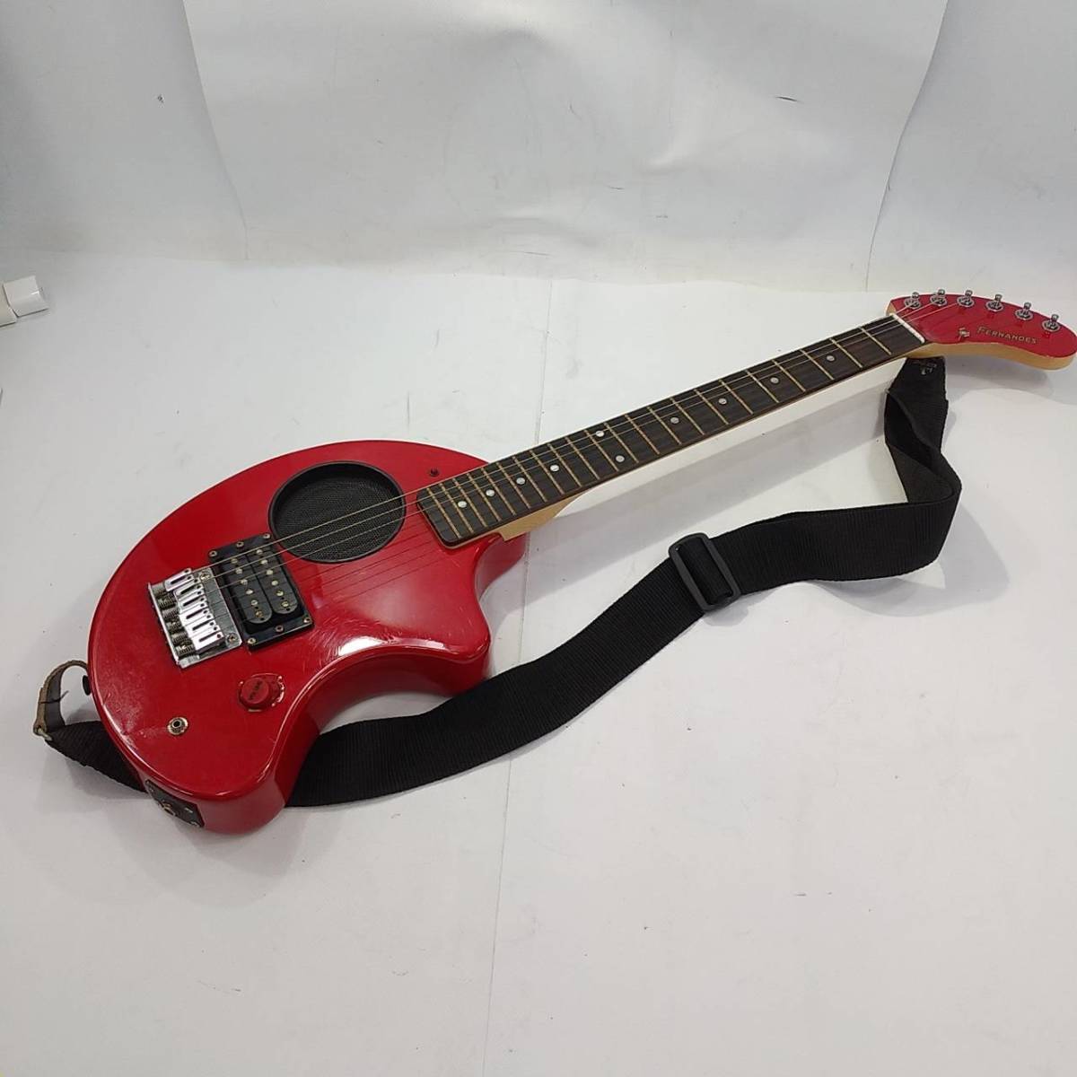  8-330 直接引取り限定 FERNANDES フェルナンデス ミニギター スピーカー内蔵 エレキギター(フェルナンデス)｜売買されたオークション情報、yahooの商品情報をアーカイブ公開 - オークファン 本体